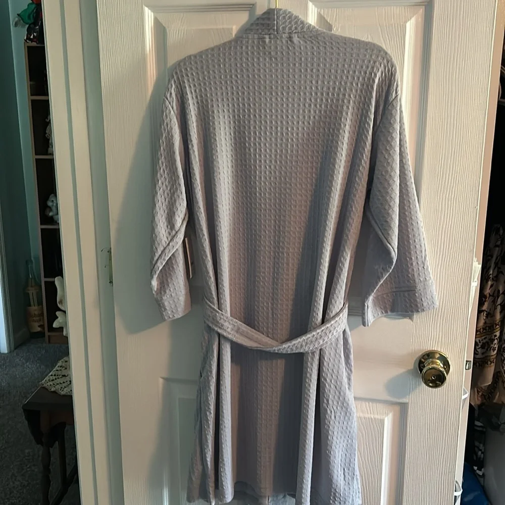 Joyspun Soft Silver Waffle Knit Kimono Tie Close Robe - Picture 12 of 16